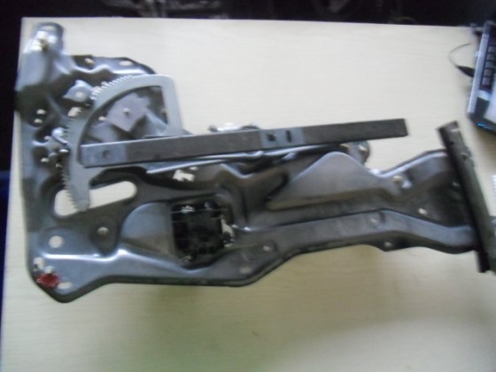 Elevador Vidro Trás Esquerdo Renault Laguna 1996 ev118
